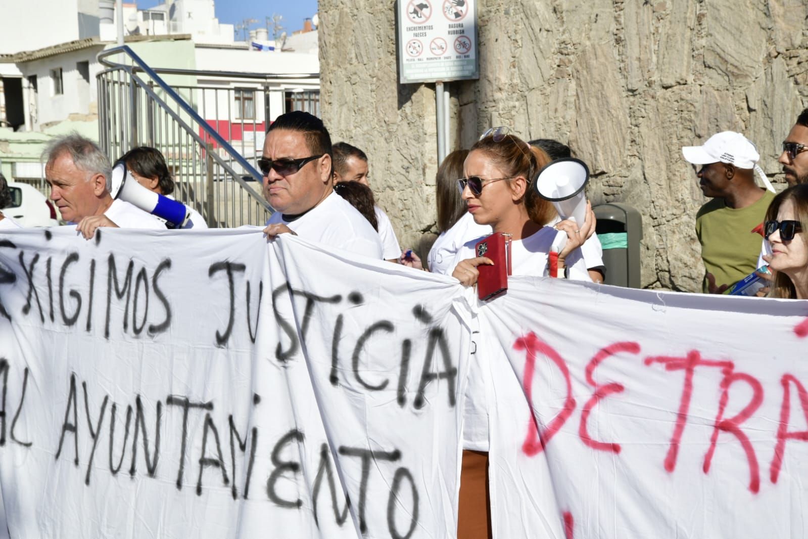 Manifestación por el cierre de tres locales en Puerto Rico