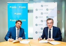 Jorge Marichal, presidente de CEHAT, y David Rico, director de CaixaBank Hotels&Tourism.
