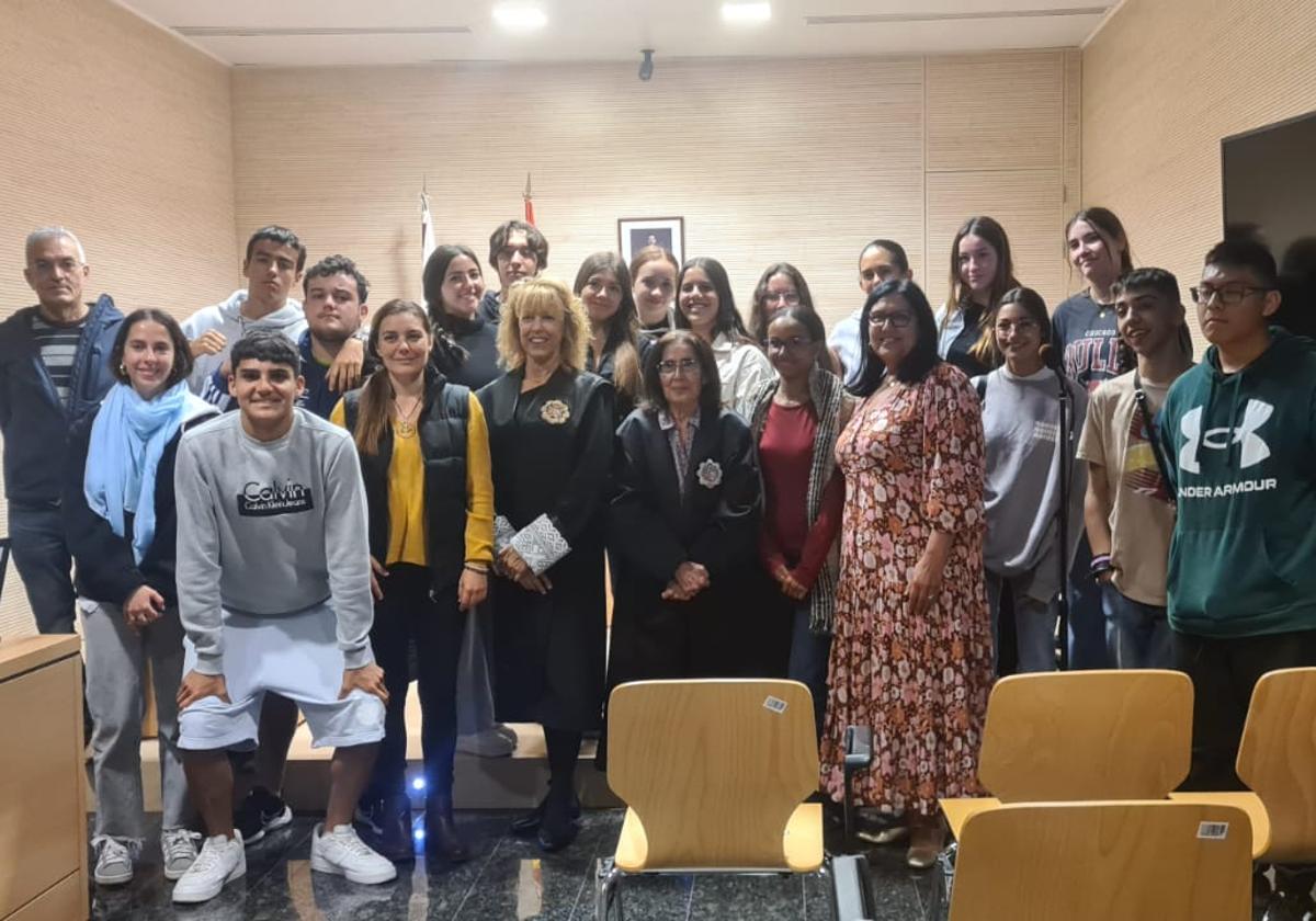 Estudiantes del IES Tegueste participan en La Laguna en el curso Educar en Justicia