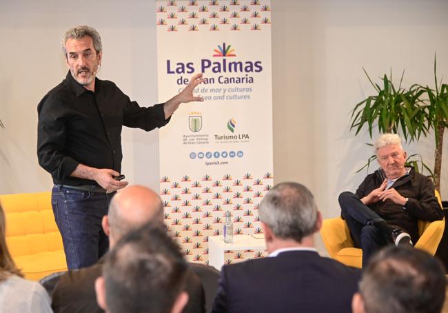 Rafael González y Pedro Quevedo durante la presentación del monitor.