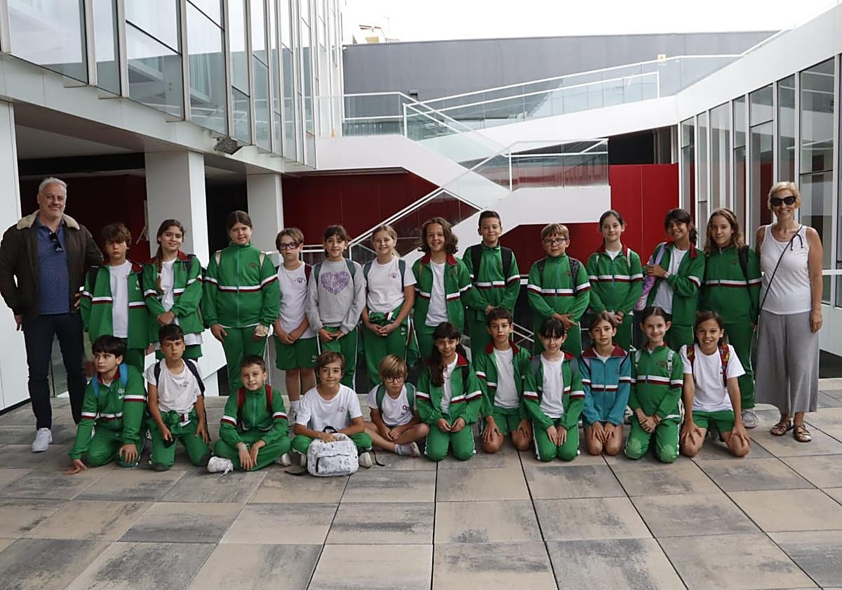 Imagen de la visita del CEIP Giner de los Ríos.