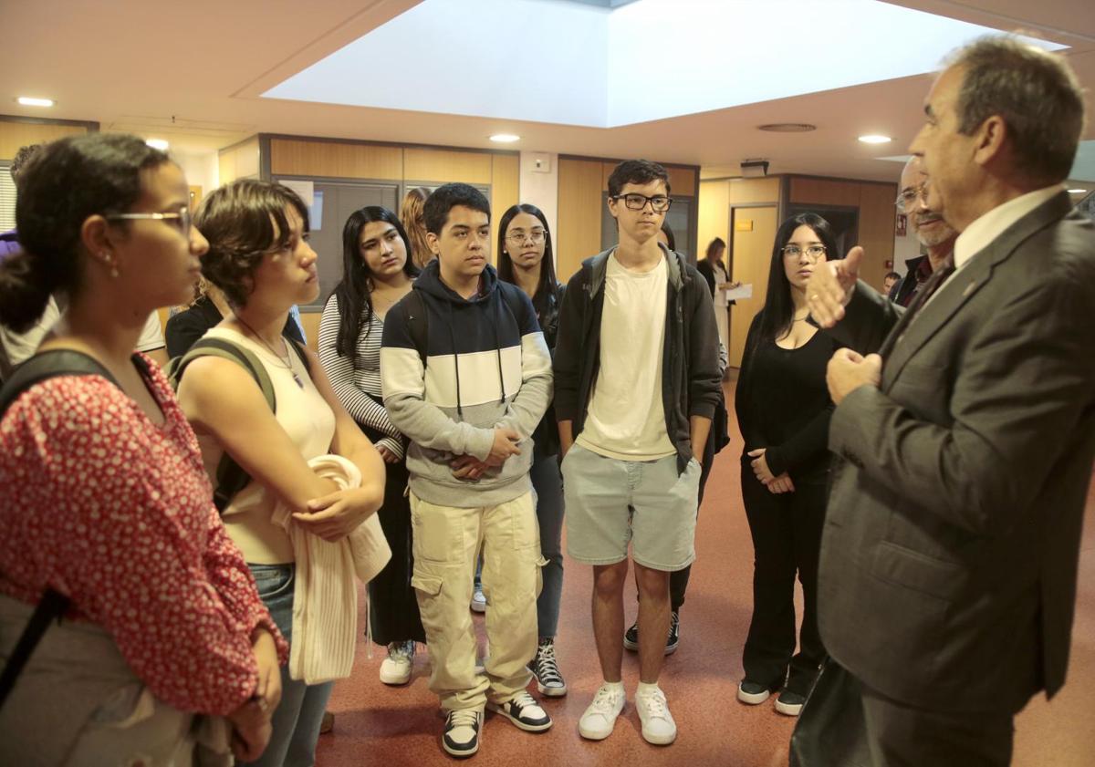 Imagen principal - Los alumnos prefieren el trabajo forense de los Juzgados