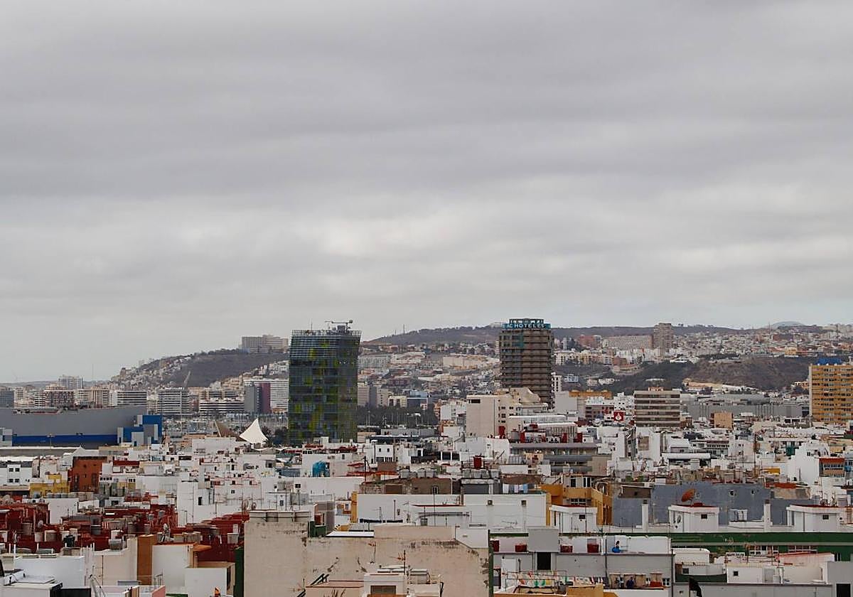 Nubes en la capital grancanaria.