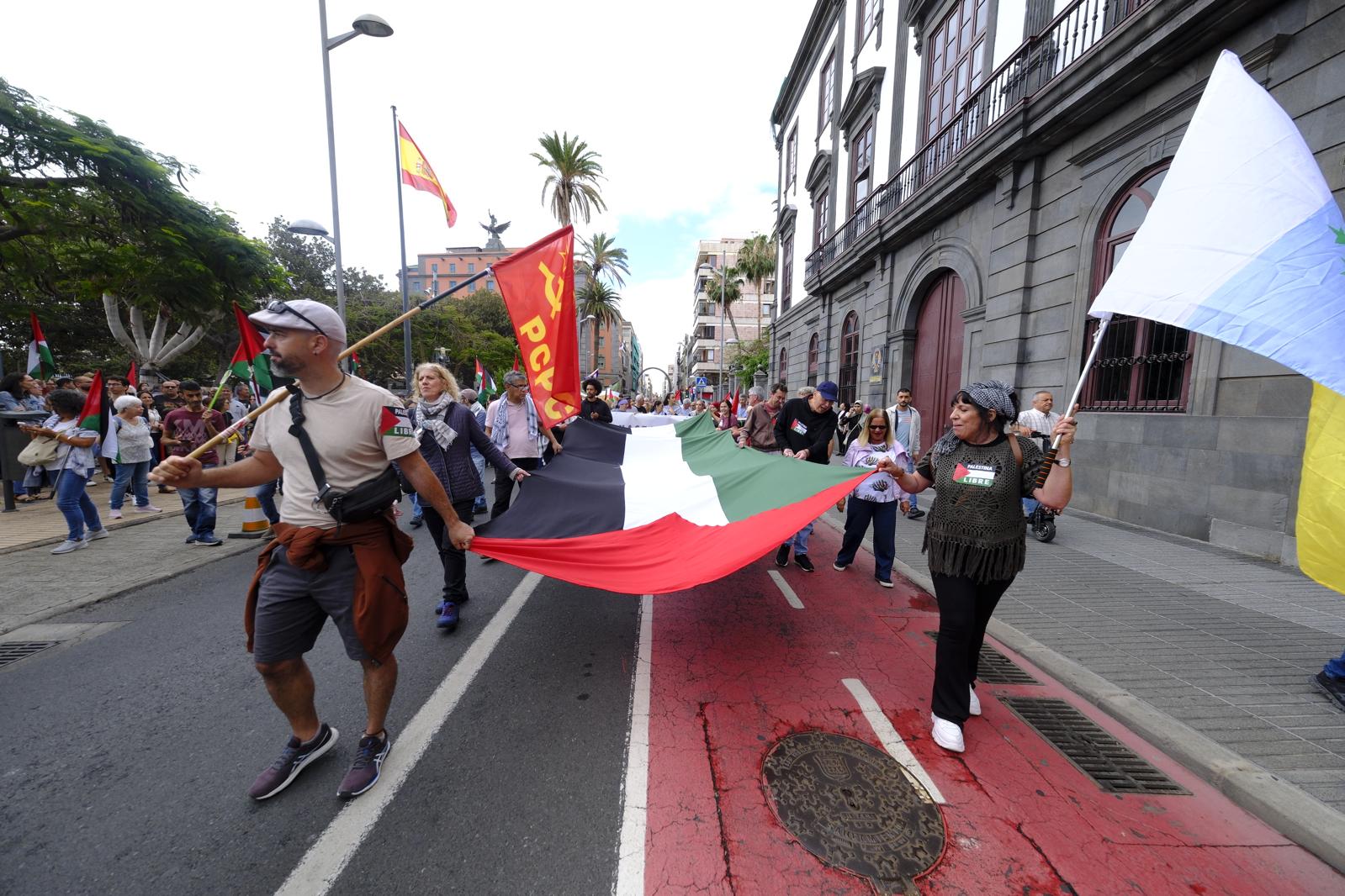 La manifestación a favor de Palestina en Las Palmas de Gran Canaria, en imágenes