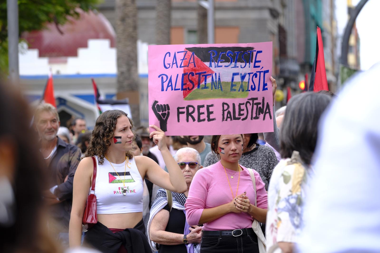 La manifestación a favor de Palestina en Las Palmas de Gran Canaria, en imágenes
