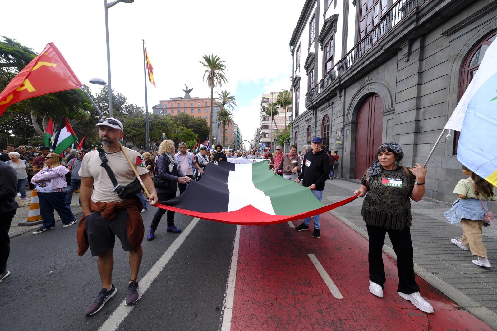 La manifestación a favor de Palestina en Las Palmas de Gran Canaria, en imágenes