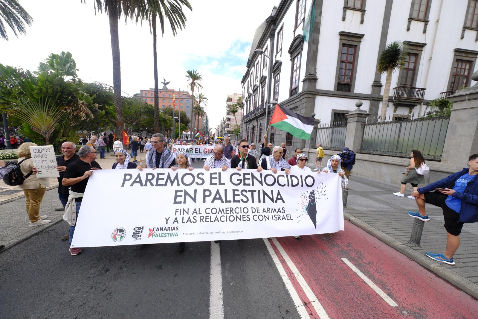 La manifestación a favor de Palestina en Las Palmas de Gran Canaria, en imágenes