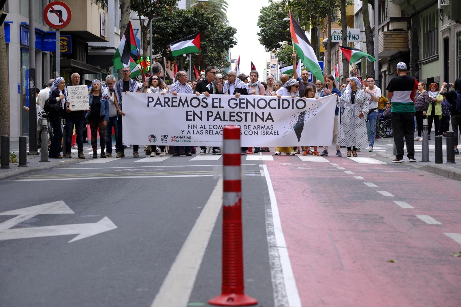 La manifestación a favor de Palestina en Las Palmas de Gran Canaria, en imágenes
