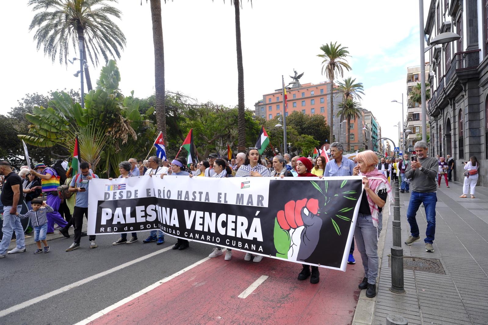 La manifestación a favor de Palestina en Las Palmas de Gran Canaria, en imágenes