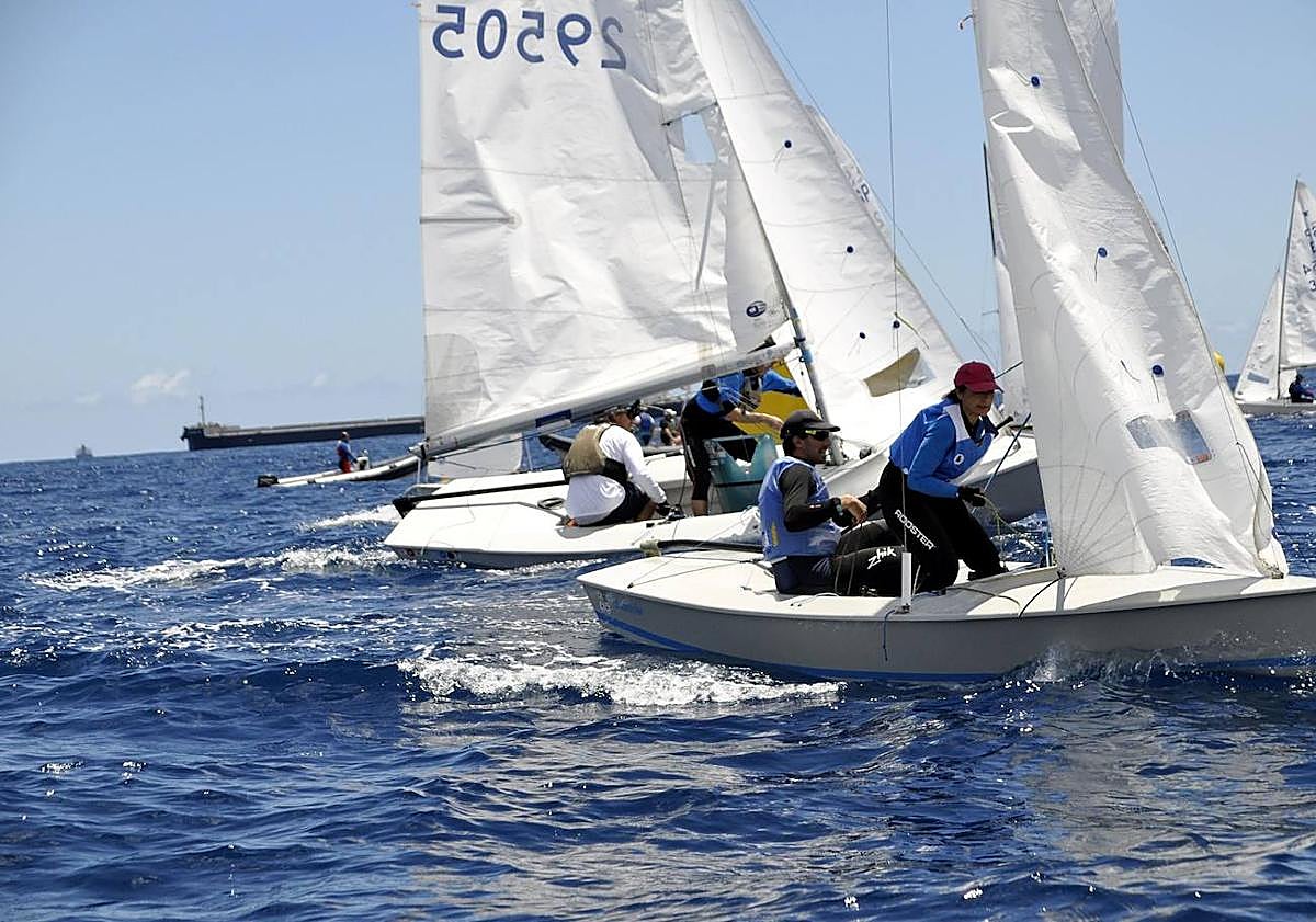 Imagen principal - Cuatro oros para el RCNGC en los campeonatos de Canarias de la clase Snipe e ILCA 6