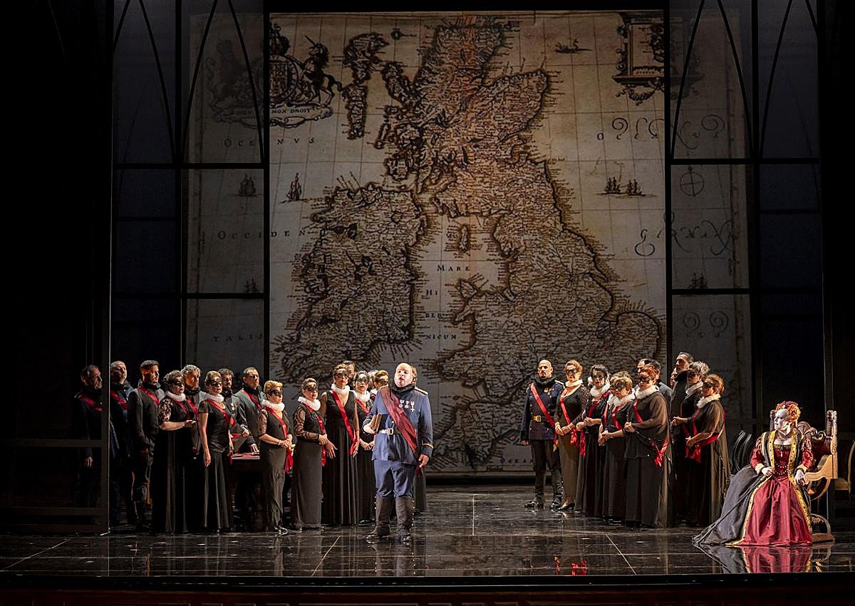 Imagen secundaria 1 - Distintos momentos del ensayo general.