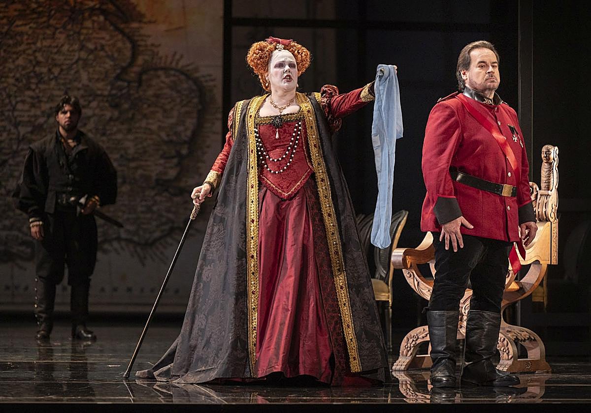 Yolanda Auyanet y José Bros, en el ensayo general de 'Roberto Devereux'.