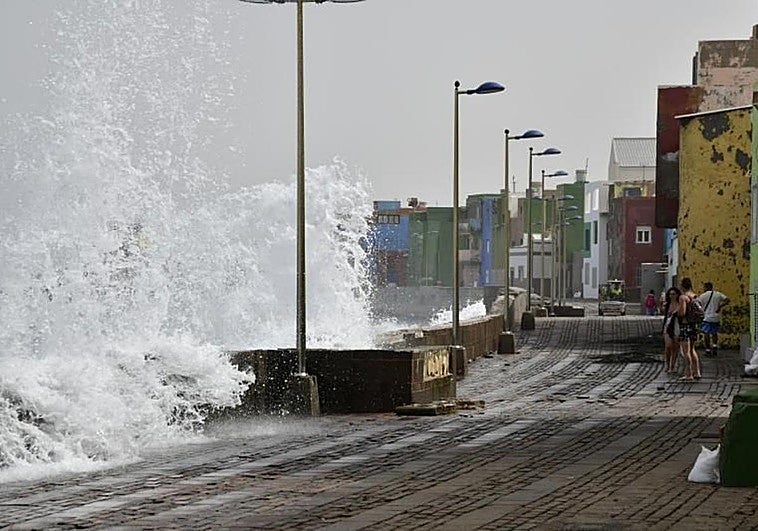 Imagen del barrio de San Cristóbal durante las fuertes pleamares del pasado 10 de abril.