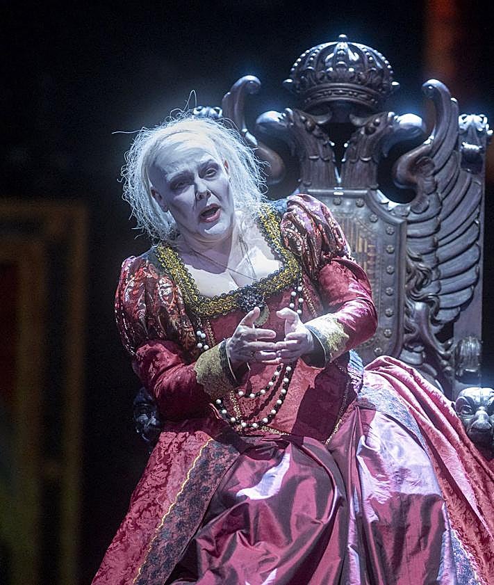 Imagen secundaria 2 - Distintos momentos del ensayo general.