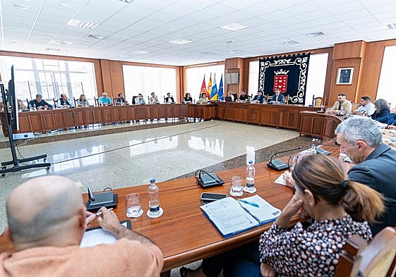 Momento del encuentro del jueves en el Cabildo.