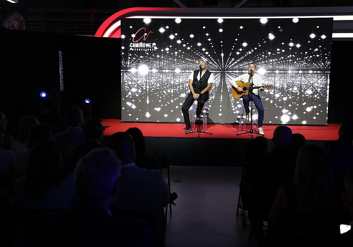 Imagen principal - Distintos momentos del acto celebrado en el Museo Elder.