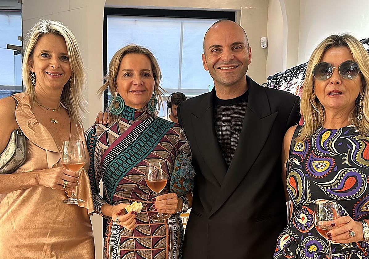 Imagen principal - Alejandro García apuesta por un estilo desenfadado y elegante para la mujer de hoy en su nueva boutique