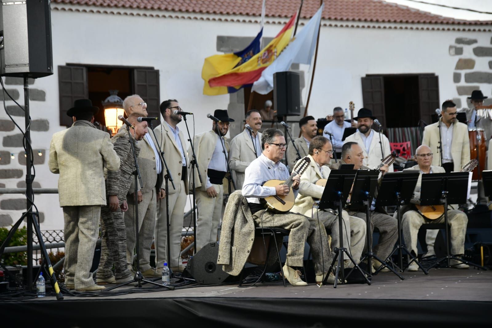 Los Gofiones celebran el Día de Canarias en Telde