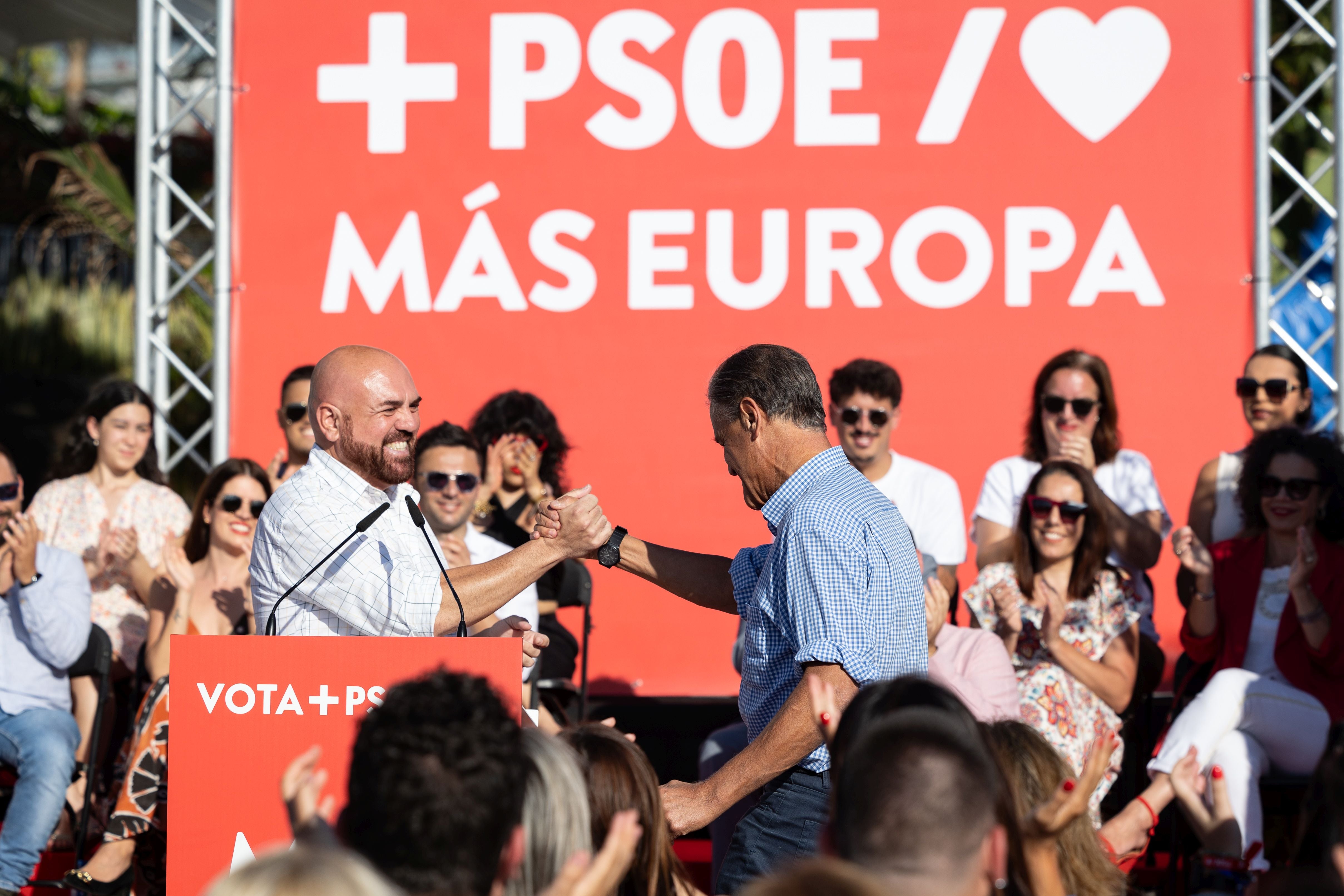 Teresa Ribera participa en un acto de campaña en Tenerife
