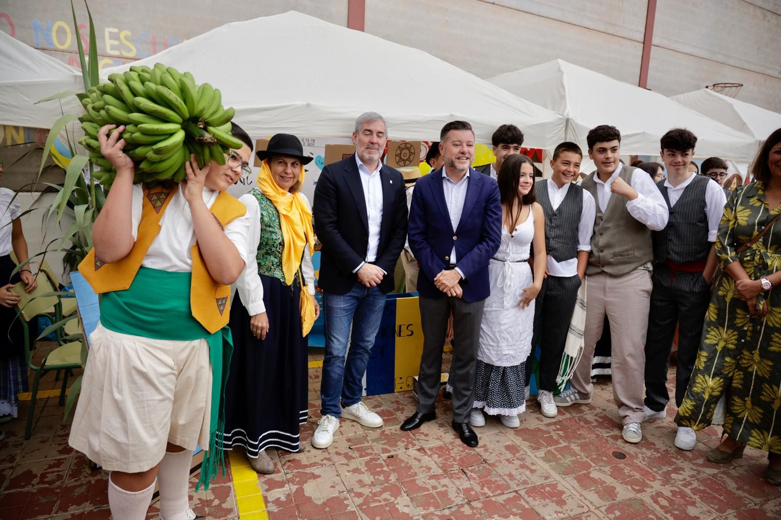 La visita de Clavijo al instituto de Enseñanza Secundaria Roque Amagro, en imágenes