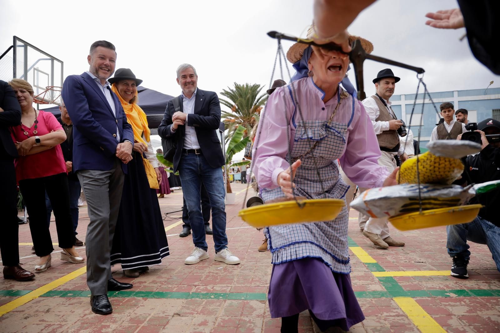 La visita de Clavijo al instituto de Enseñanza Secundaria Roque Amagro, en imágenes