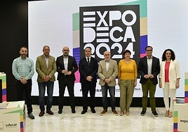 Foto de familia durante el congreso celebrado en Infecar.