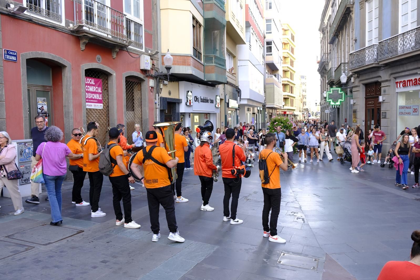 Música y alegría en el Pasacalles del Festival Canariona