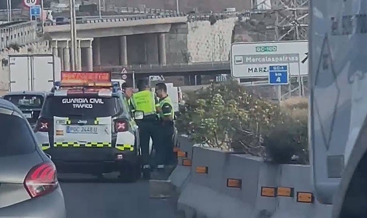 Imagen de la Guardia Civil en el lugar del accidente.