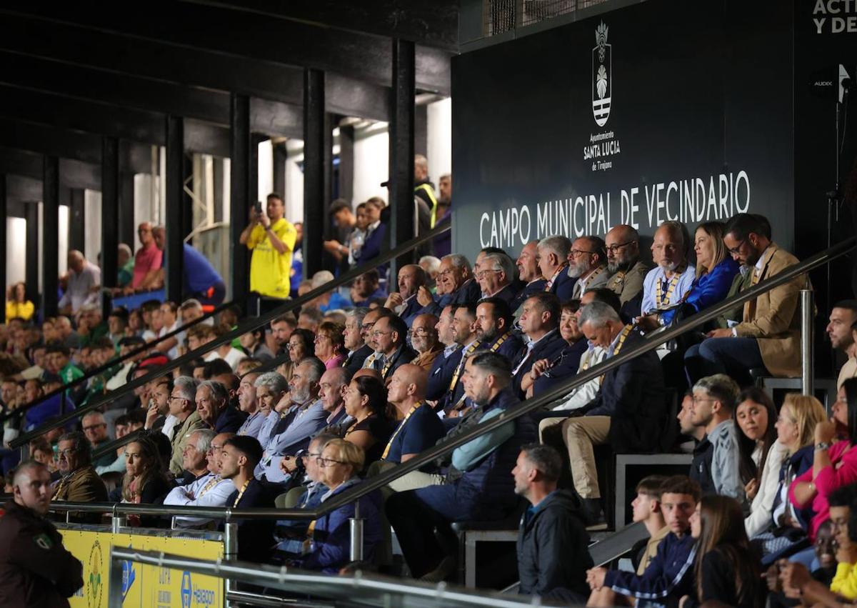Imagen secundaria 1 - Remontada y título para Las Palmas Atlético