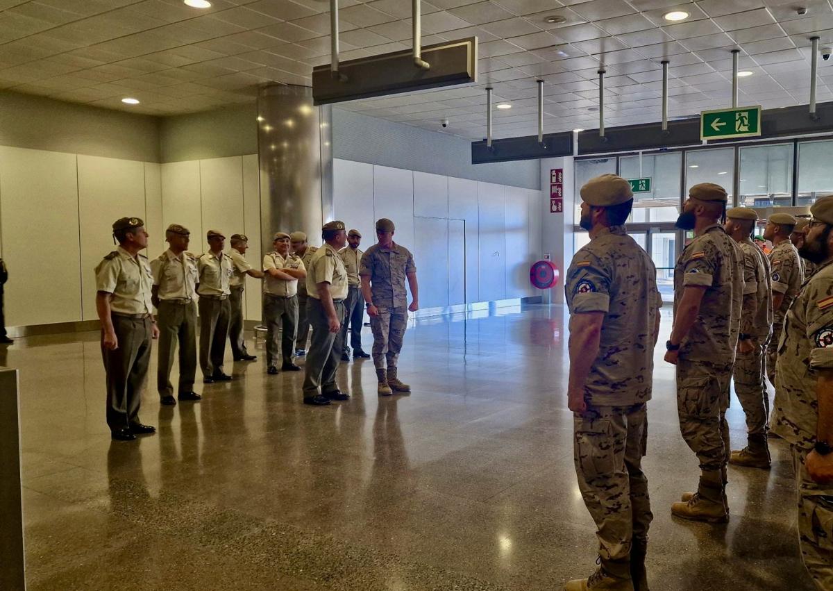 Imagen secundaria 1 - Emotivo regreso a Gran Canaria del contingente de Apoyo a Irak XIX