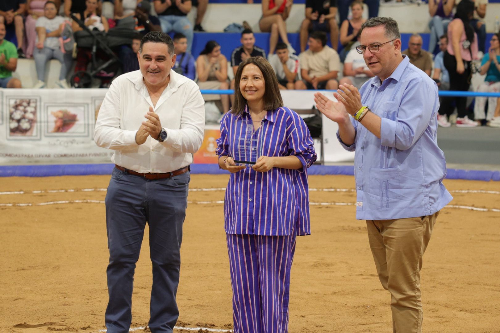 Las imágenes de la gran fiesta de la Luchada Institucional en Vecindario