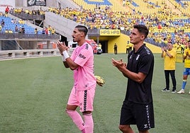 Valles y Sergi Cardona aplauden a la Naciente.