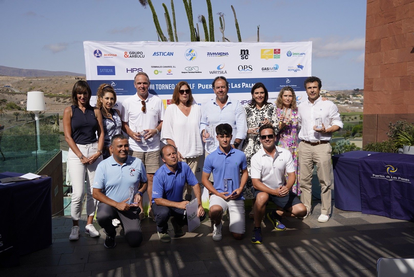 Foto de familia de los ganadores.