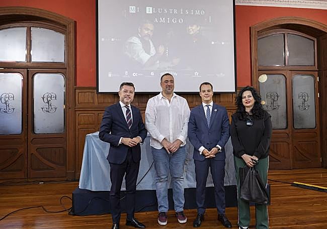 De izquierda a derecha, Teodoro Sosa, Chedey Reyes, Adrián Santana y Victoria Galván, este lunes, en la presentación del filme en el Gabinete Literario de la capital grancanaria.