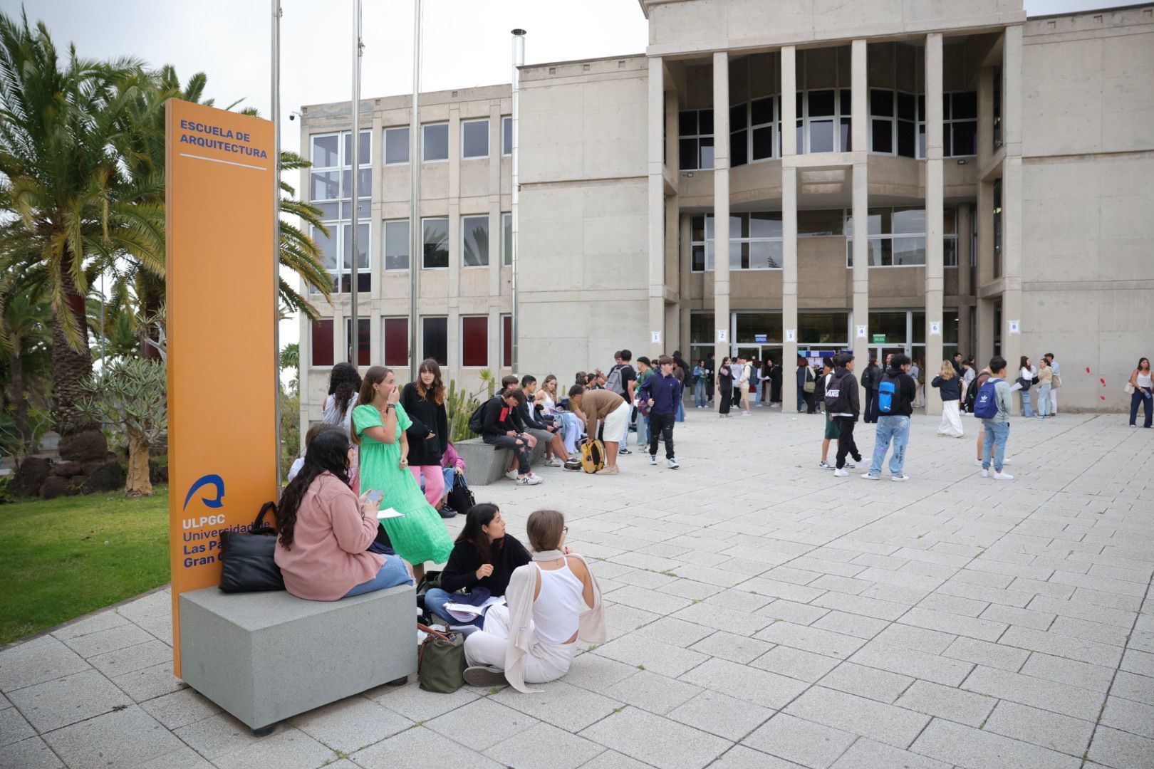 El inicio de las pruebas de la selectividad en Canarias, en imágenes