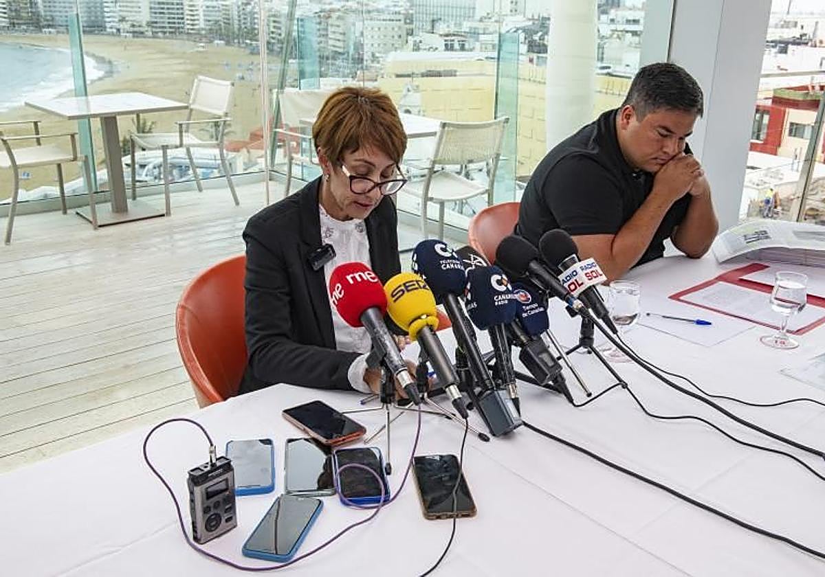 Foto de archivo de Onalia Bueno y el primer teniente de alcalde, Mencey Navarro.