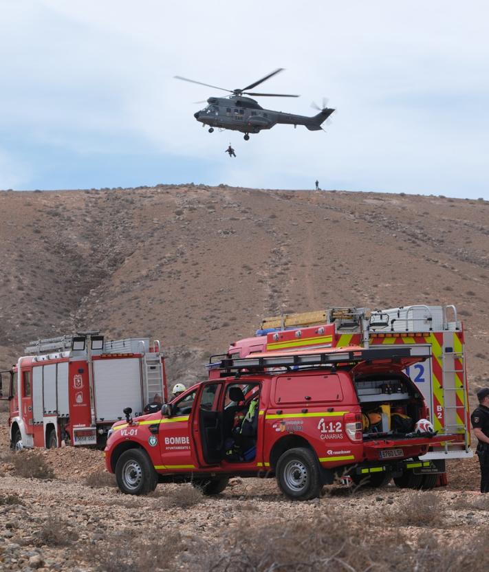 Imagen secundaria 2 - Un simulacro muy realista de choque de dos aviones en Río Cabras