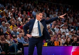 El entrenador del Gran Canaria, Jaka Lakovic, da indicaciones en el encuentro jugado en el Palau.