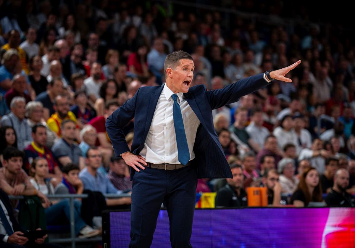 El entrenador del Gran Canaria, Jaka Lakovic, da indicaciones en el encuentro jugado en el Palau.