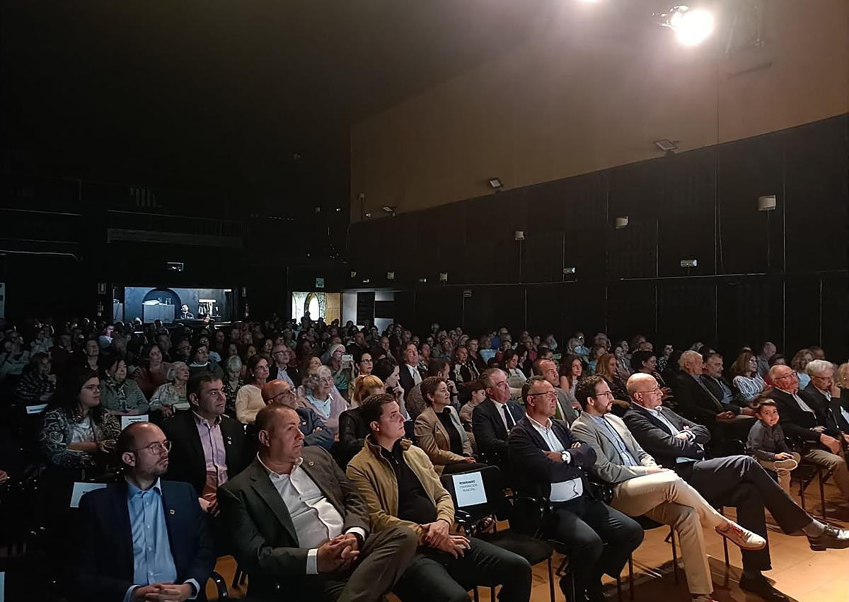 Imagen secundaria 1 - Santa Brígida distingue a las personas que contribuyen a construir su historia