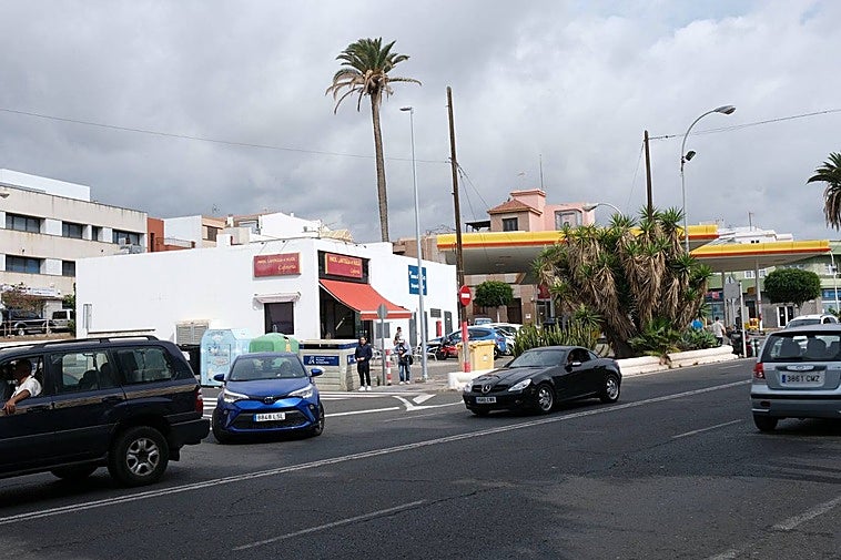 El último altercado se produjo en este entorno, frente al Teatro Juan Ramón Jiménez.
