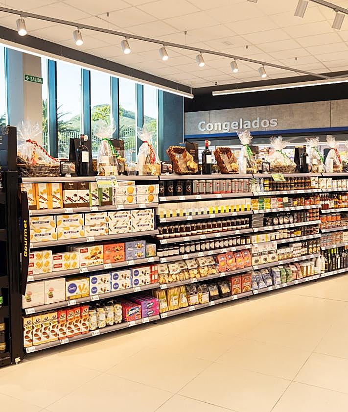 Imagen secundaria 2 - El barrio capitalino de San Francisco de Paula ya cuenta con una tienda SuperDino