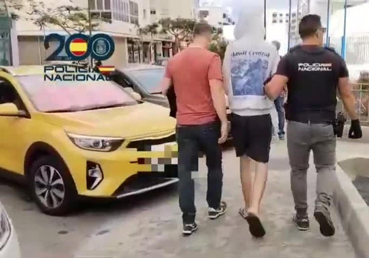 Roba en 16 ocasiones en varios locales tras salir de prisión