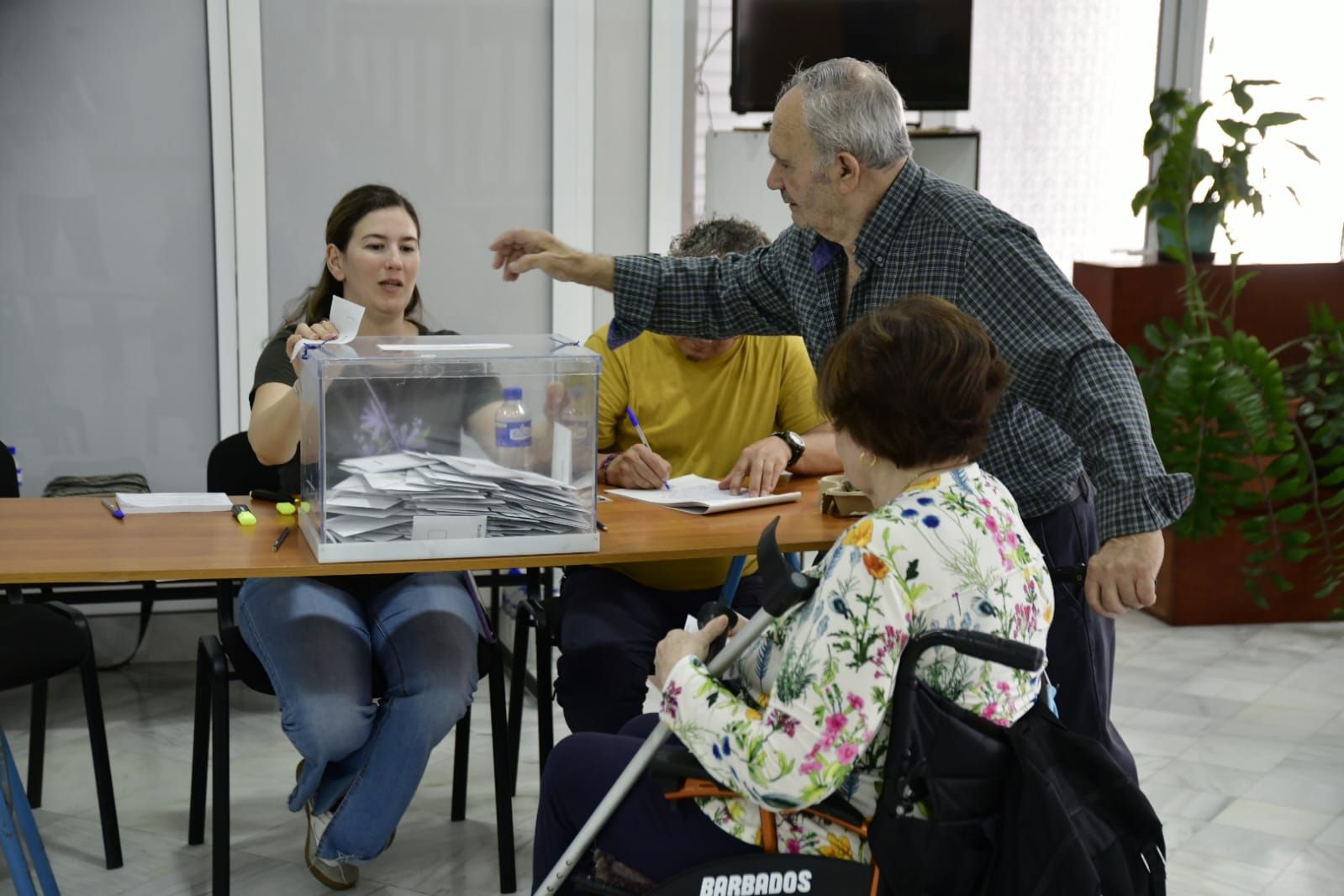 Canarias decide en las urnas su futuro en Europa