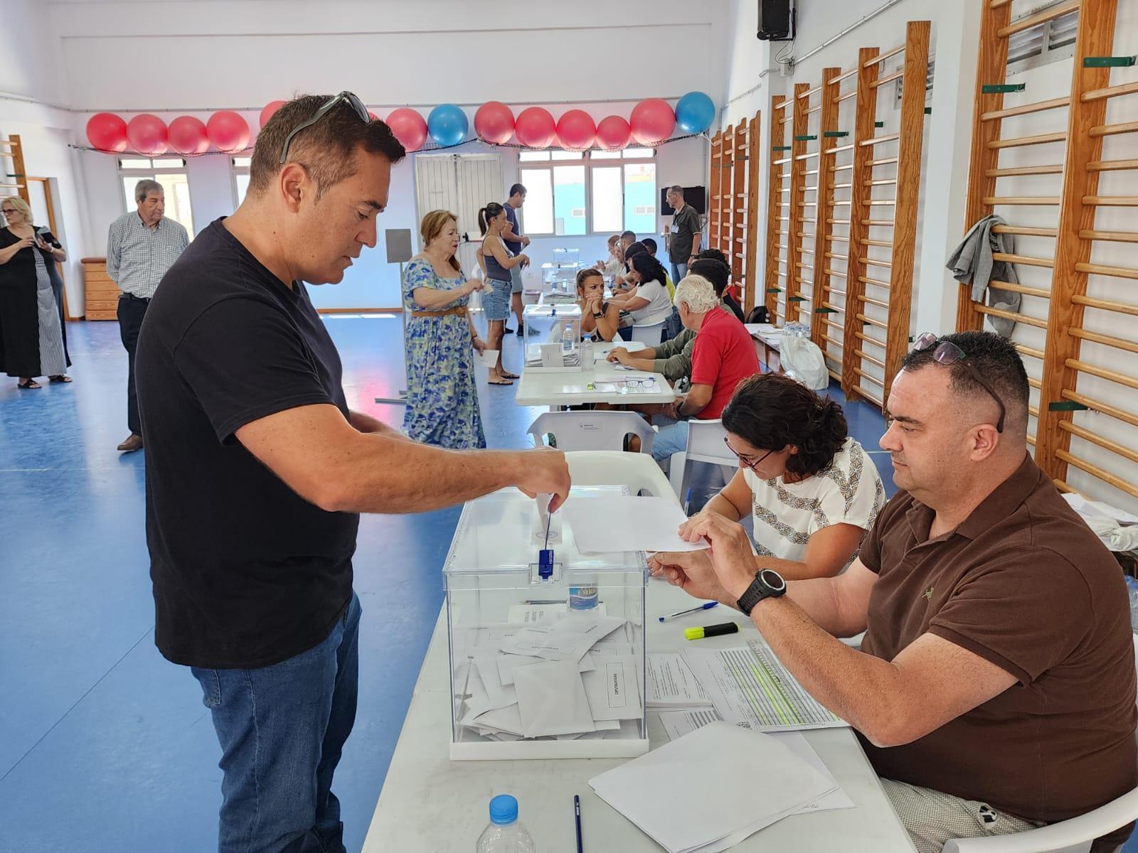 Canarias decide en las urnas su futuro en Europa