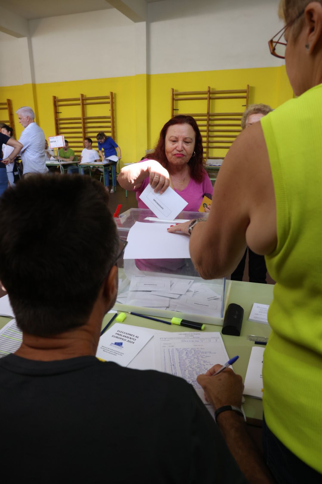 Canarias decide en las urnas su futuro en Europa