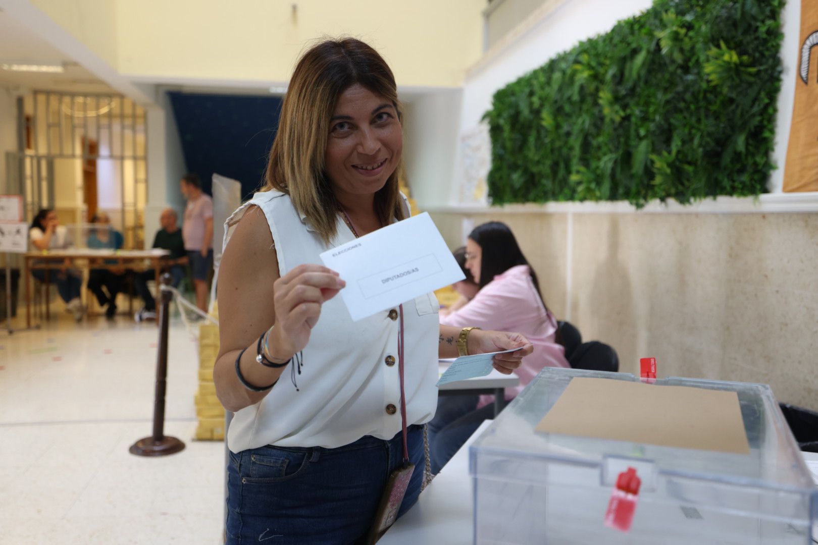 Canarias decide en las urnas su futuro en Europa