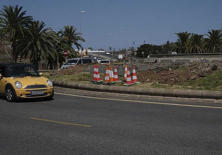 Imagen de la rotonda principal de Arucas, en obras.