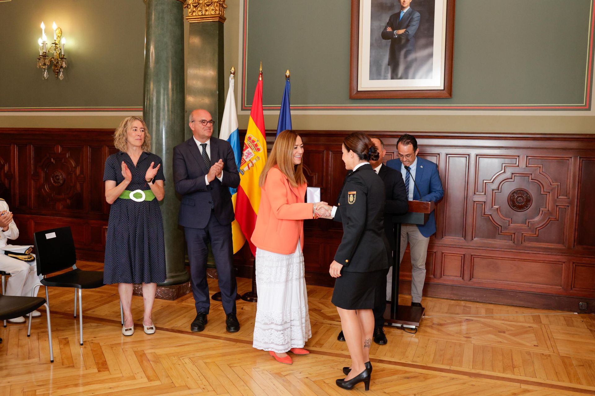 La entrega de medallas al mérito a Protección Civil, en imágenes