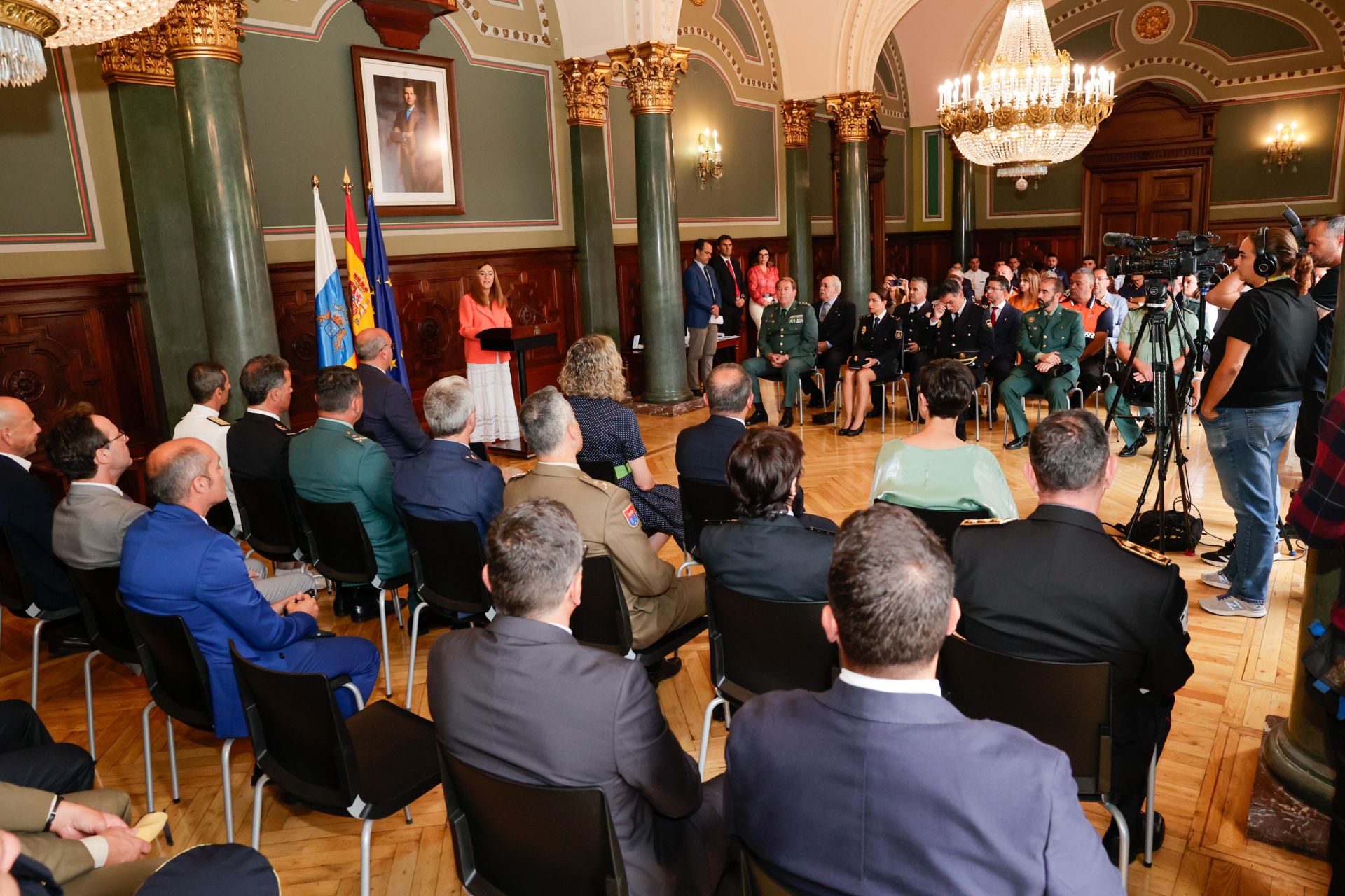 La entrega de medallas al mérito a Protección Civil, en imágenes